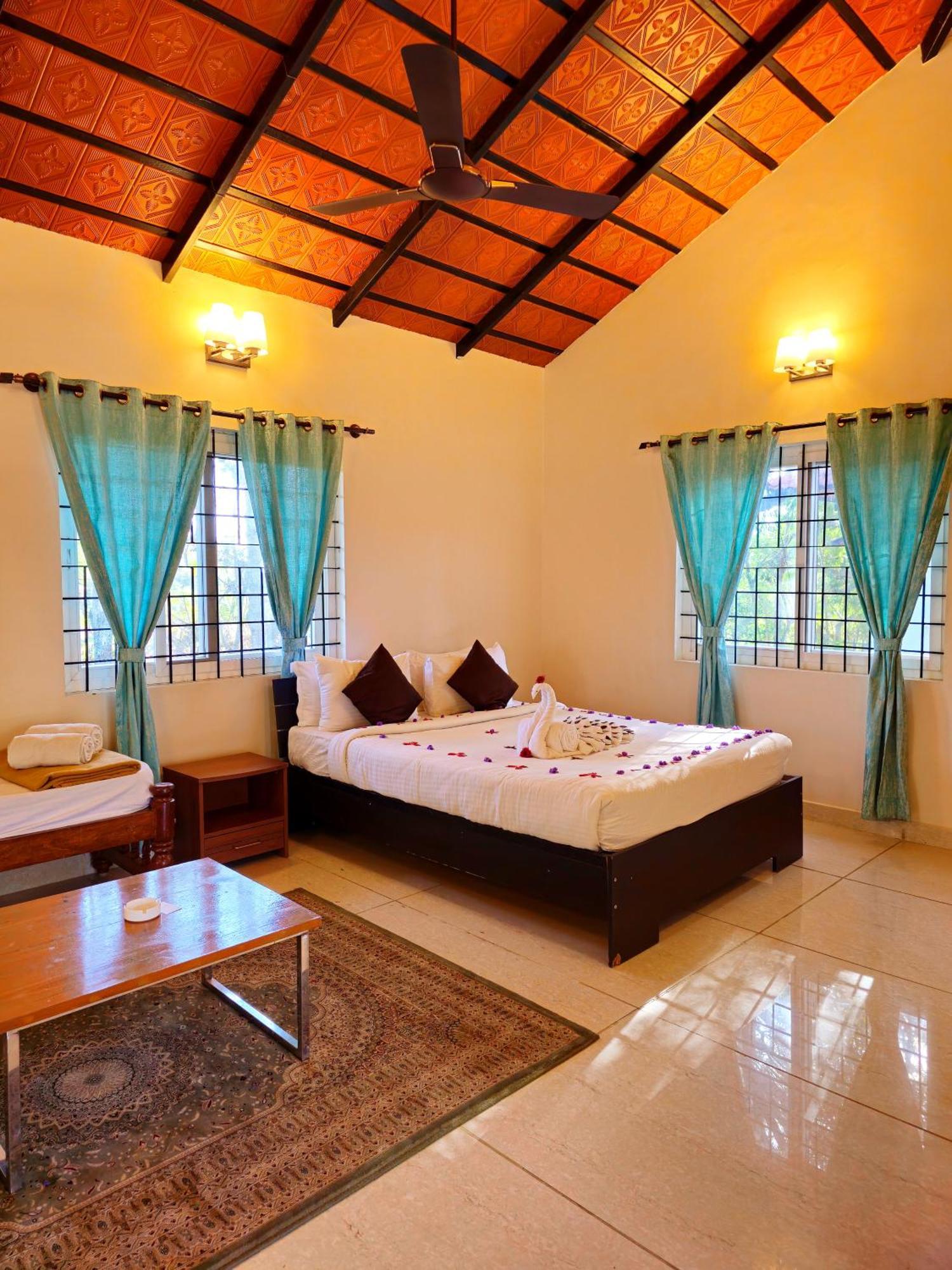 7 Heaven Villas & Resorts Чикмагалур Экстерьер фото